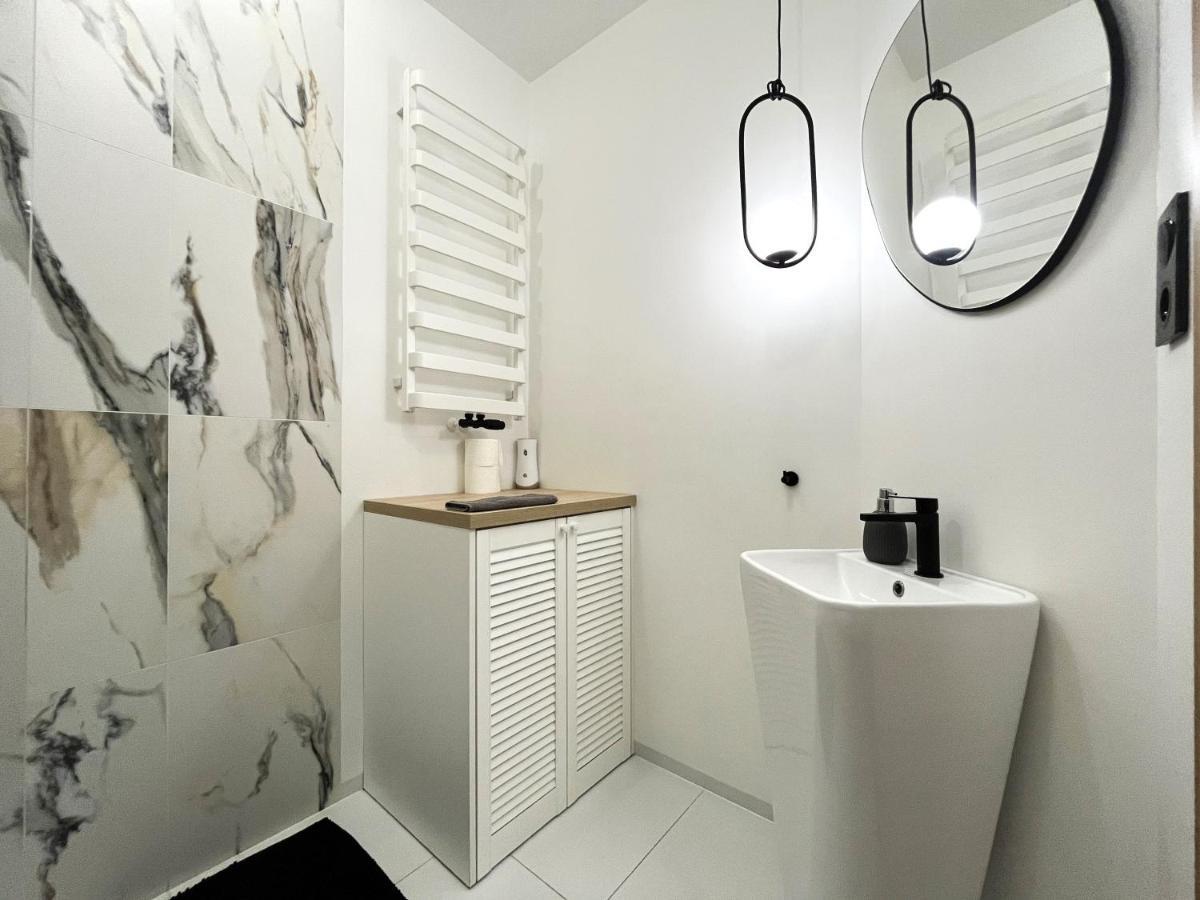 Mieszczanska Apartment ~ Self Check-In 24H ~Parking And Lift Wroclaw Exterior photo